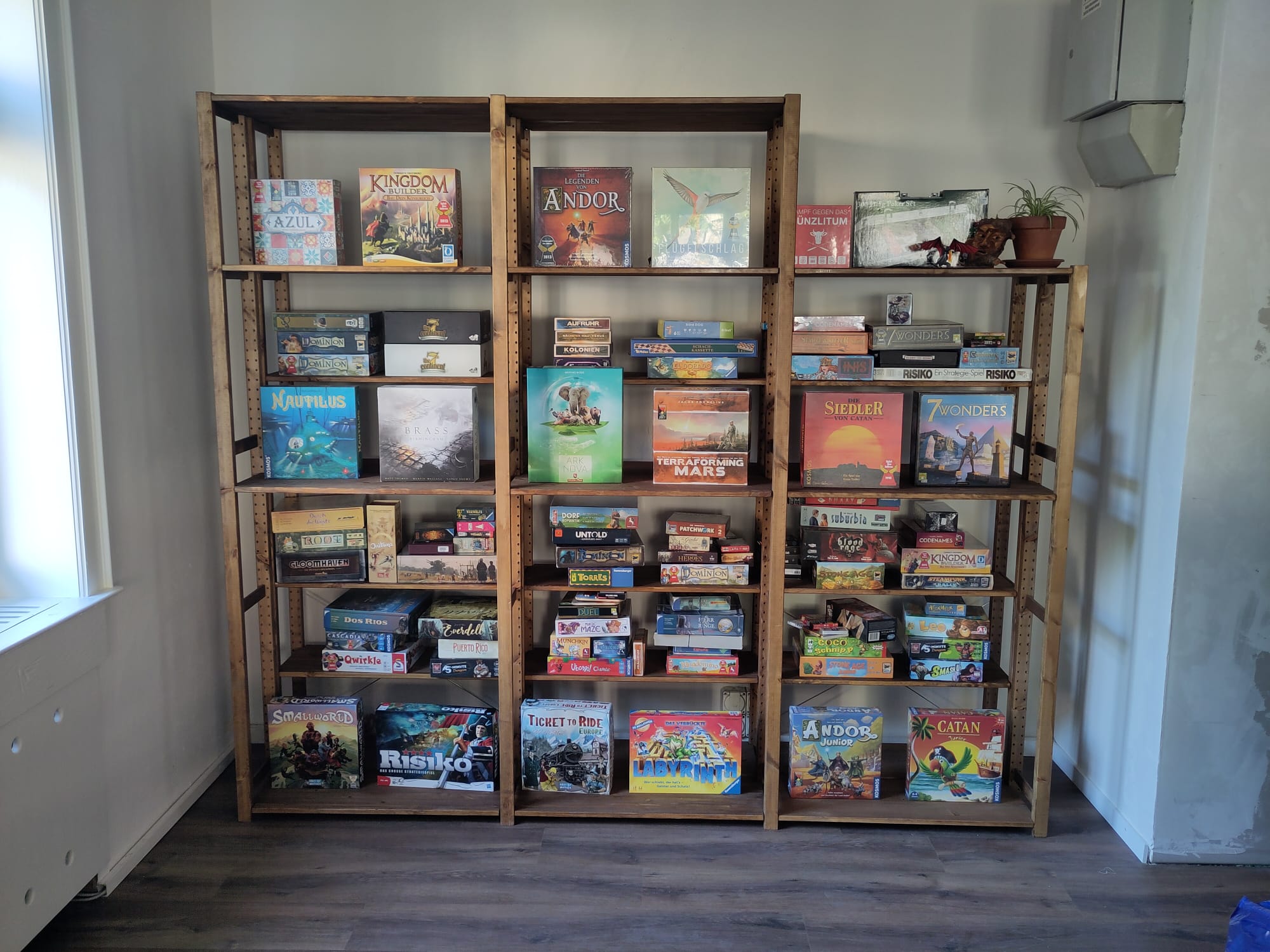 Spielregal in der ALEA Spielbar